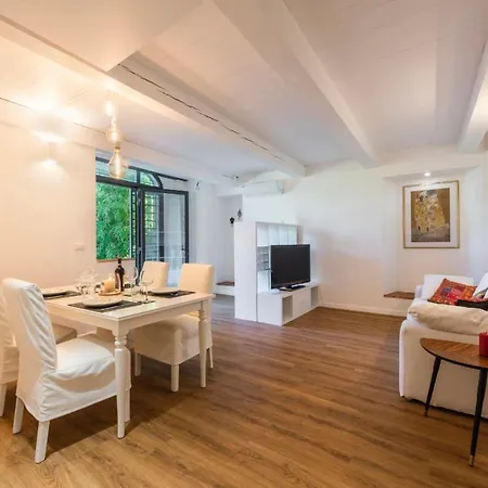 Lame32a Apartment *